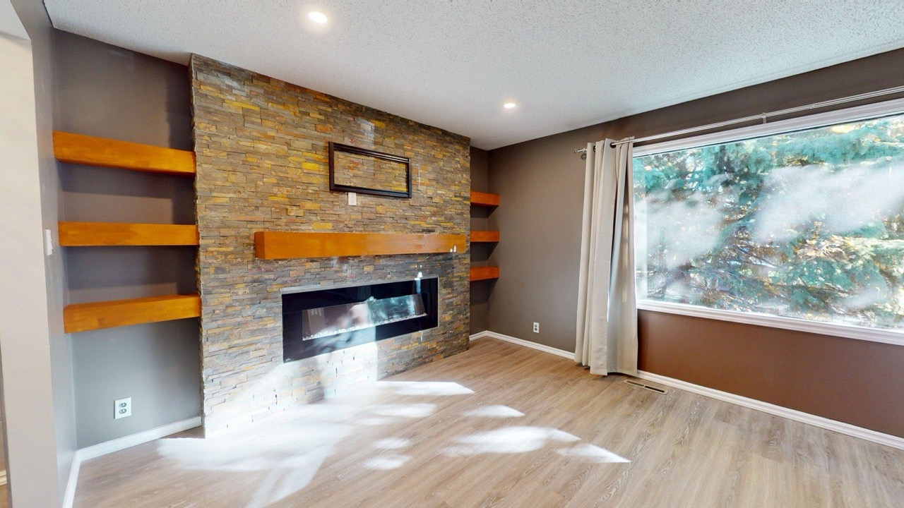 4738 49 ST