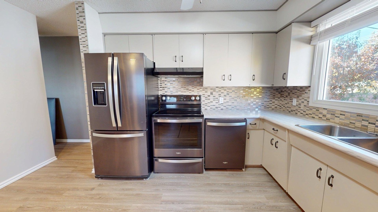 4738 49 ST