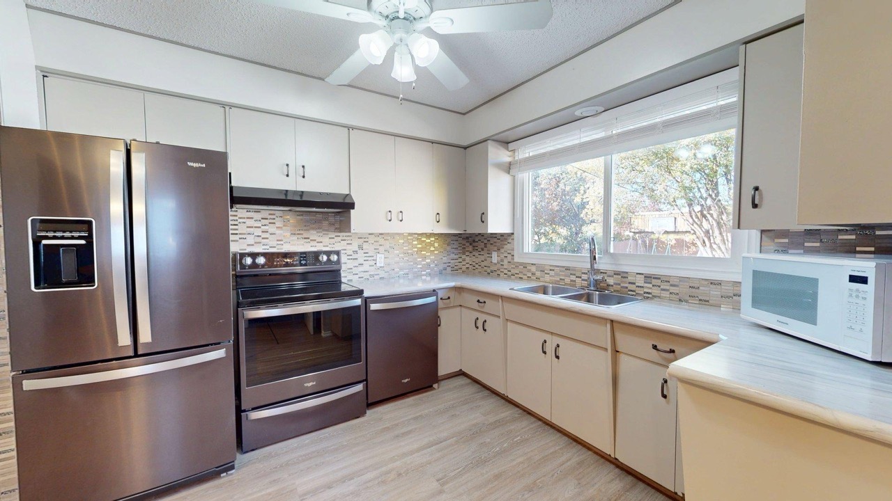 4738 49 ST