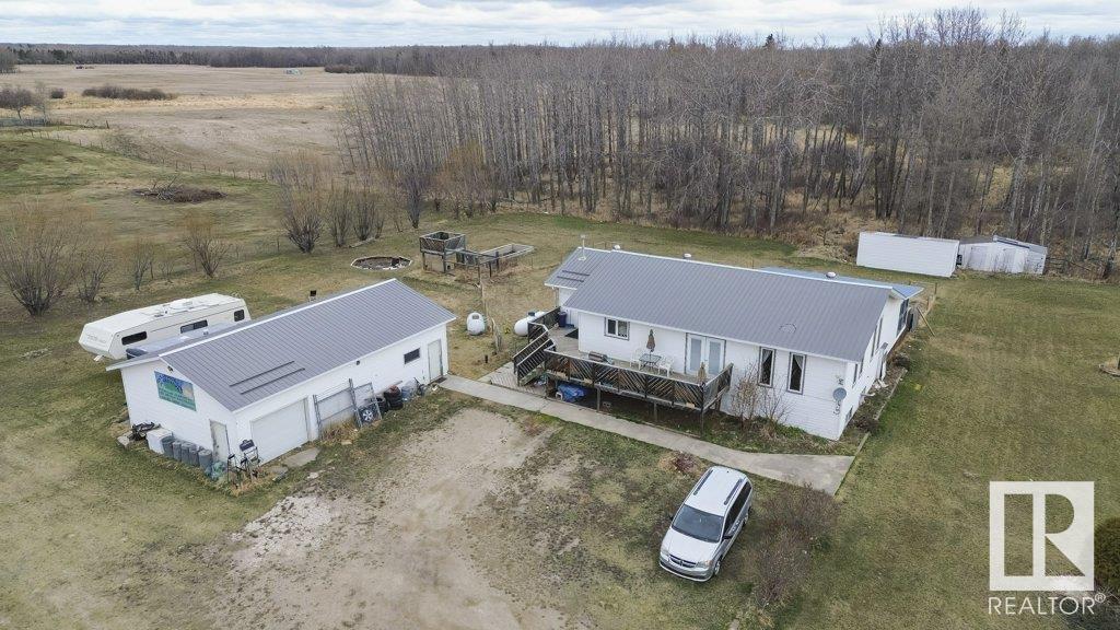 462008 RGE RD 273, rural wetaskiwin county, Alberta