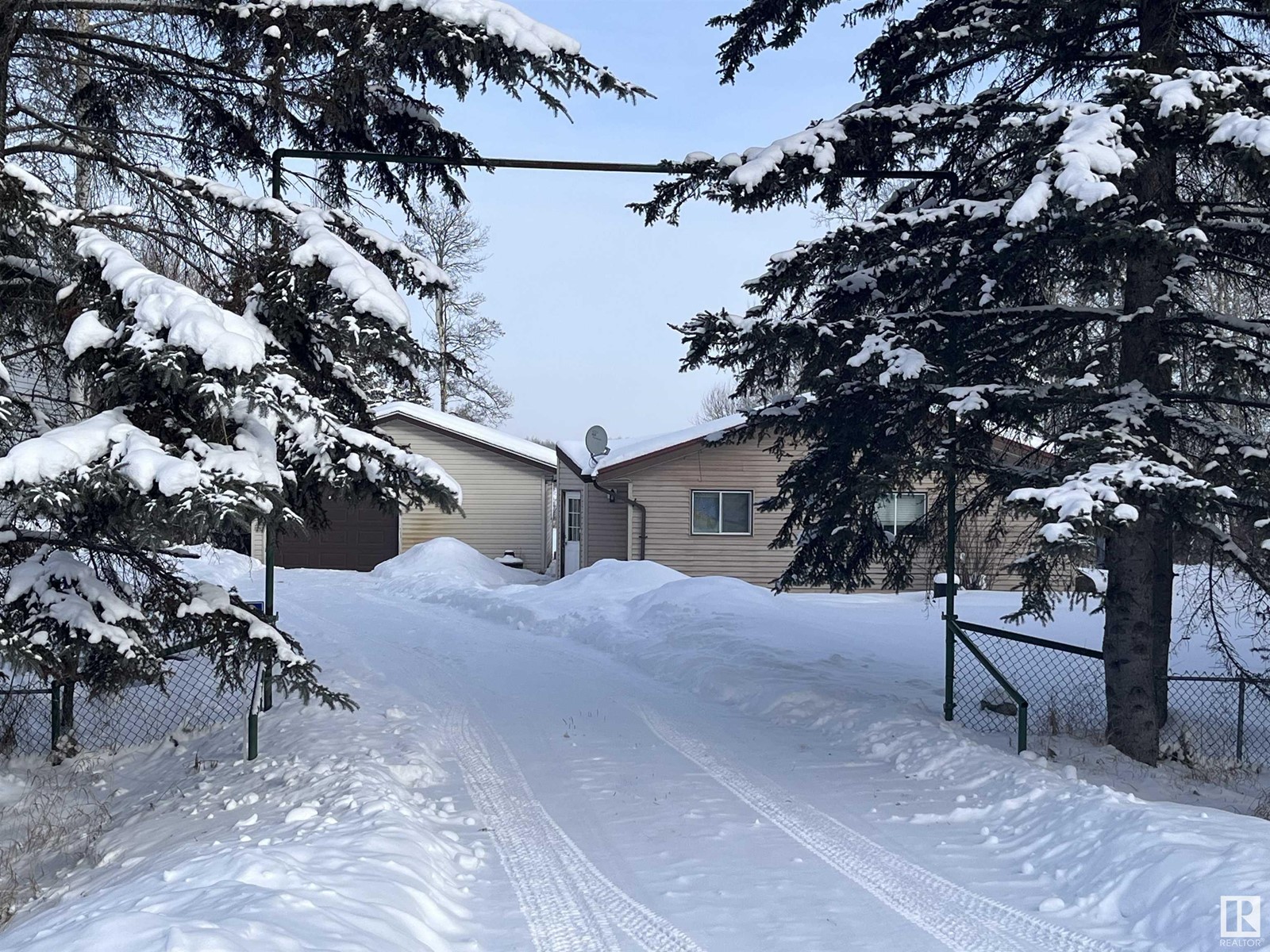 90 4418 Hwy 633, Rural Lac Ste. Anne County, Alberta  T0E 0L0 - Photo 2 - E4391258