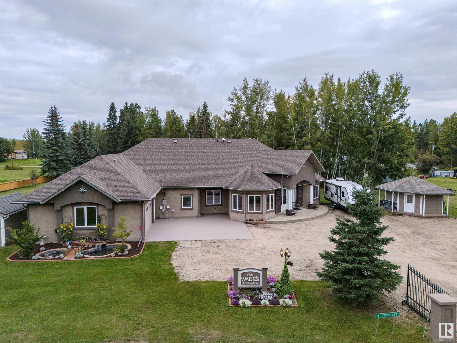 4 THIRD AV, entwistle, Alberta