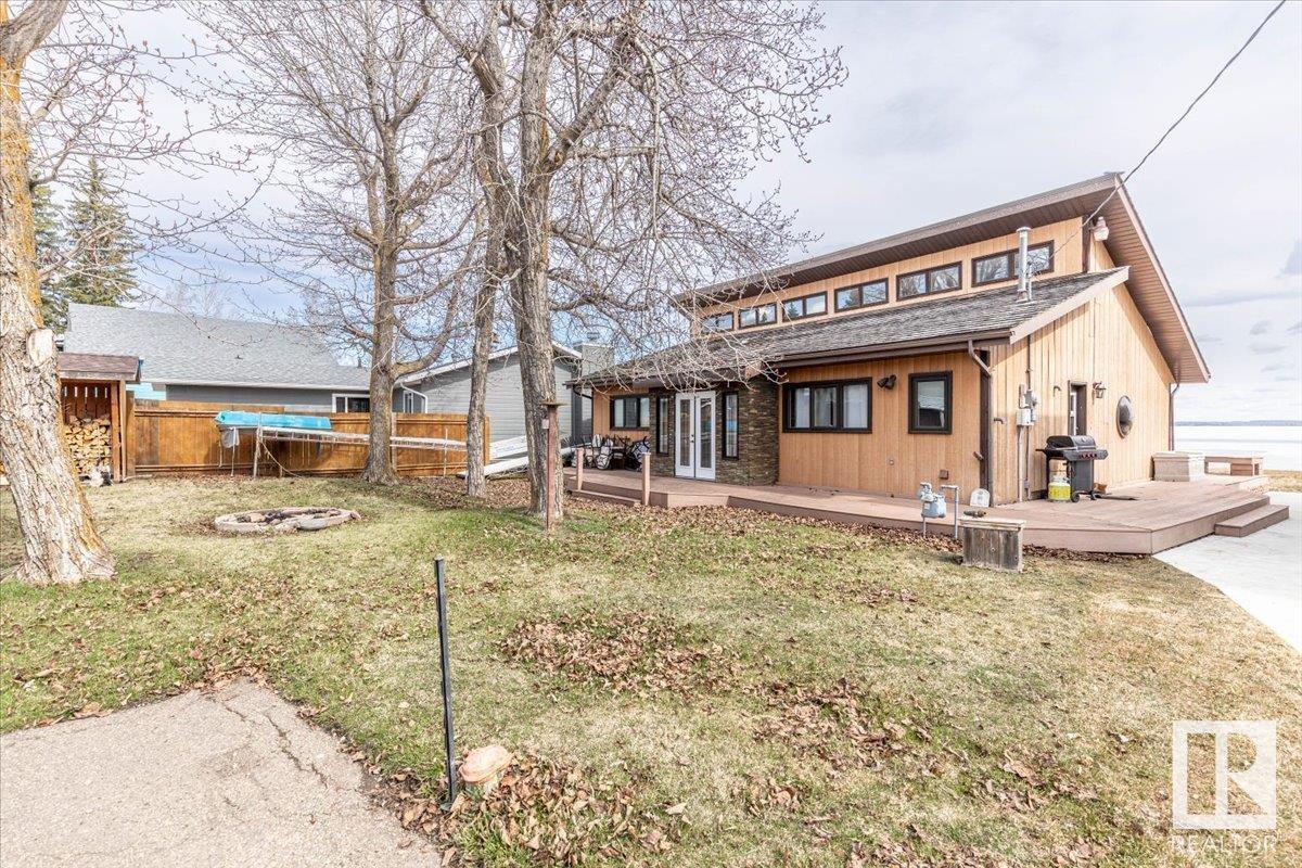 35 Lakeshore Dr, Rural Wetaskiwin County, Alberta  T0C 2V0 - Photo 1 - E4419363