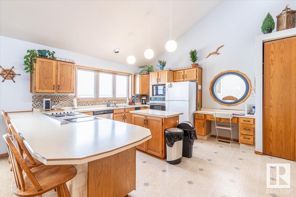 35 Lakeshore Dr, Rural Wetaskiwin County, Alberta  T0C 2V0 - Photo 7 - E4419363