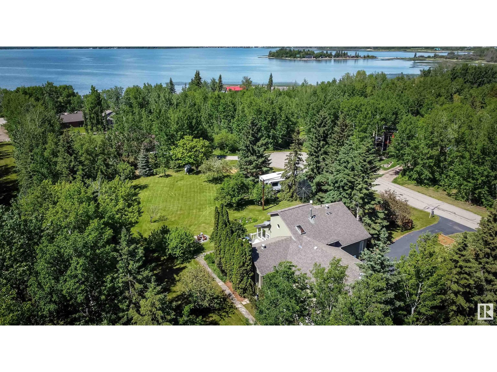 5622 & 5623 49 St, Rural Lac Ste. Anne County, Alberta  T0E 0A0 - Photo 1 - E4422496