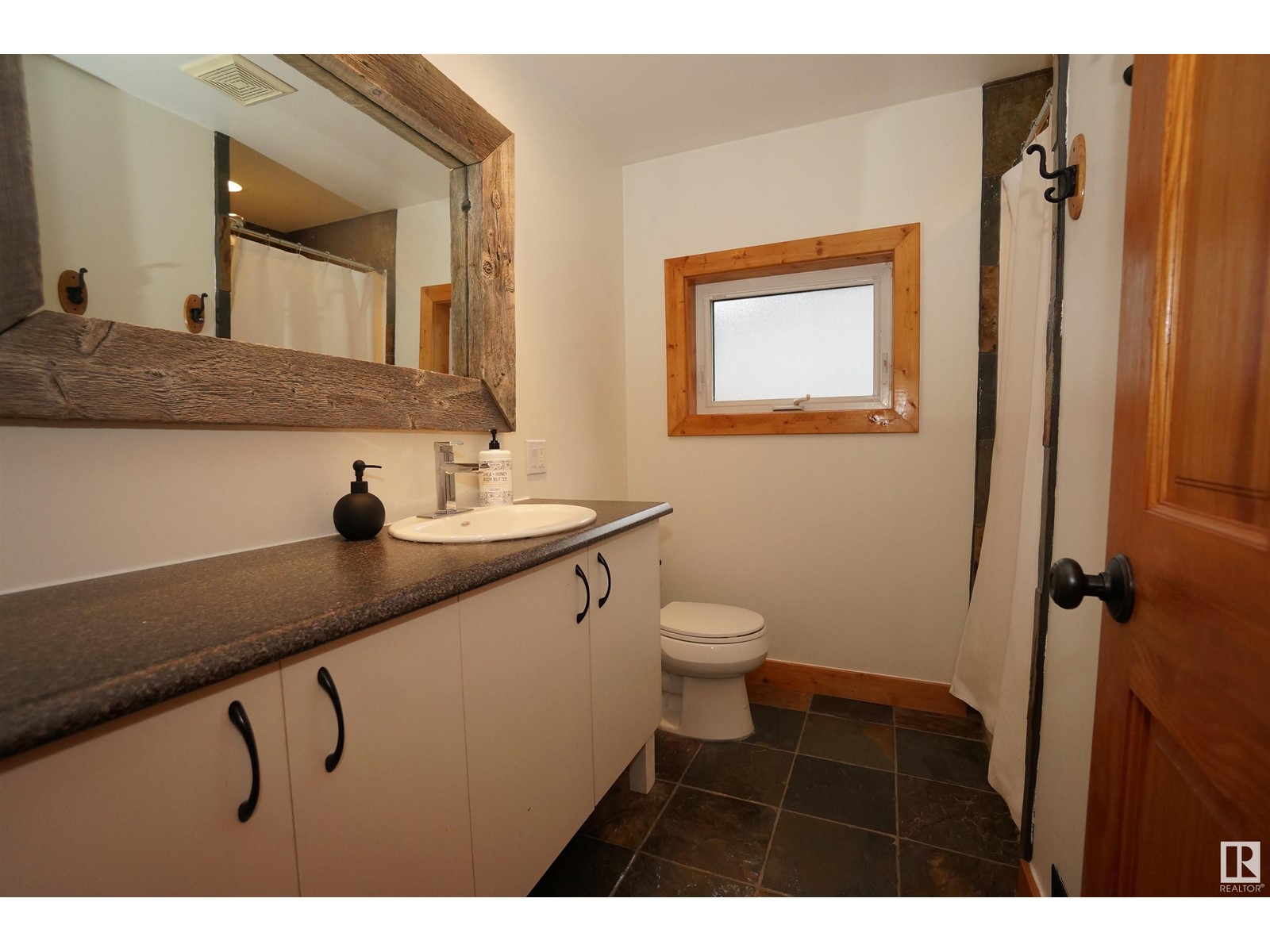 214 Oscar Wikstrom Dr, Rural Lac Ste. Anne County, Alberta  T0E 0L0 - Photo 12 - E4423744