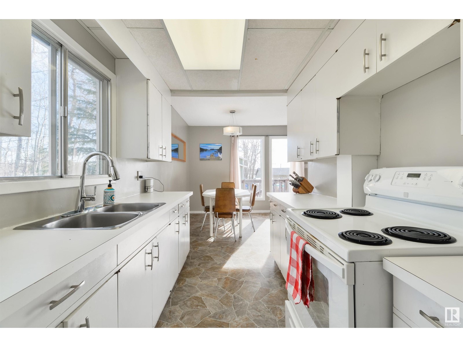 329 3 St, Rural Lac Ste. Anne County, Alberta  T0E 1A0 - Photo 14 - E4423828