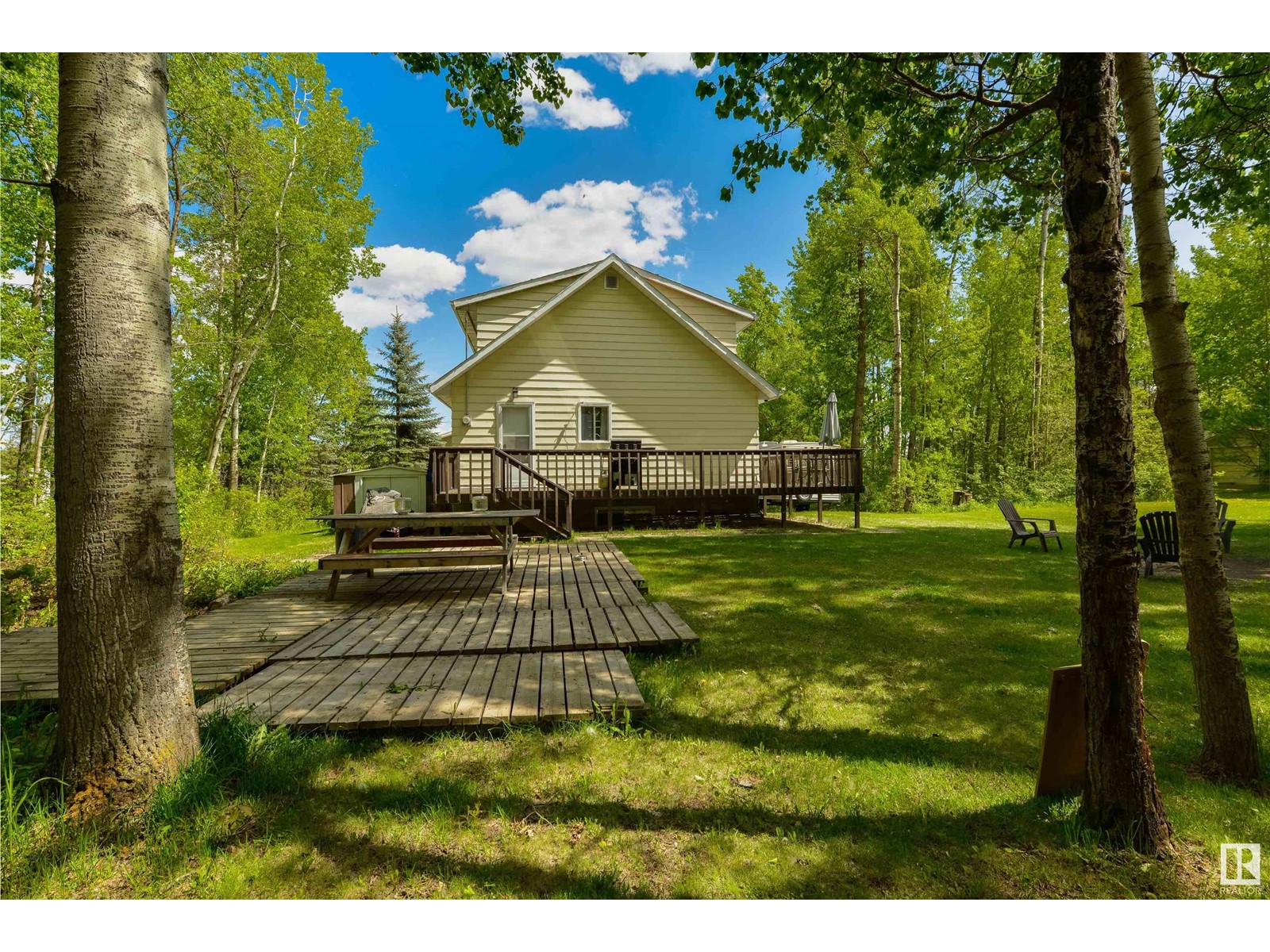 329 3 St, Rural Lac Ste. Anne County, Alberta  T0E 1A0 - Photo 37 - E4423828
