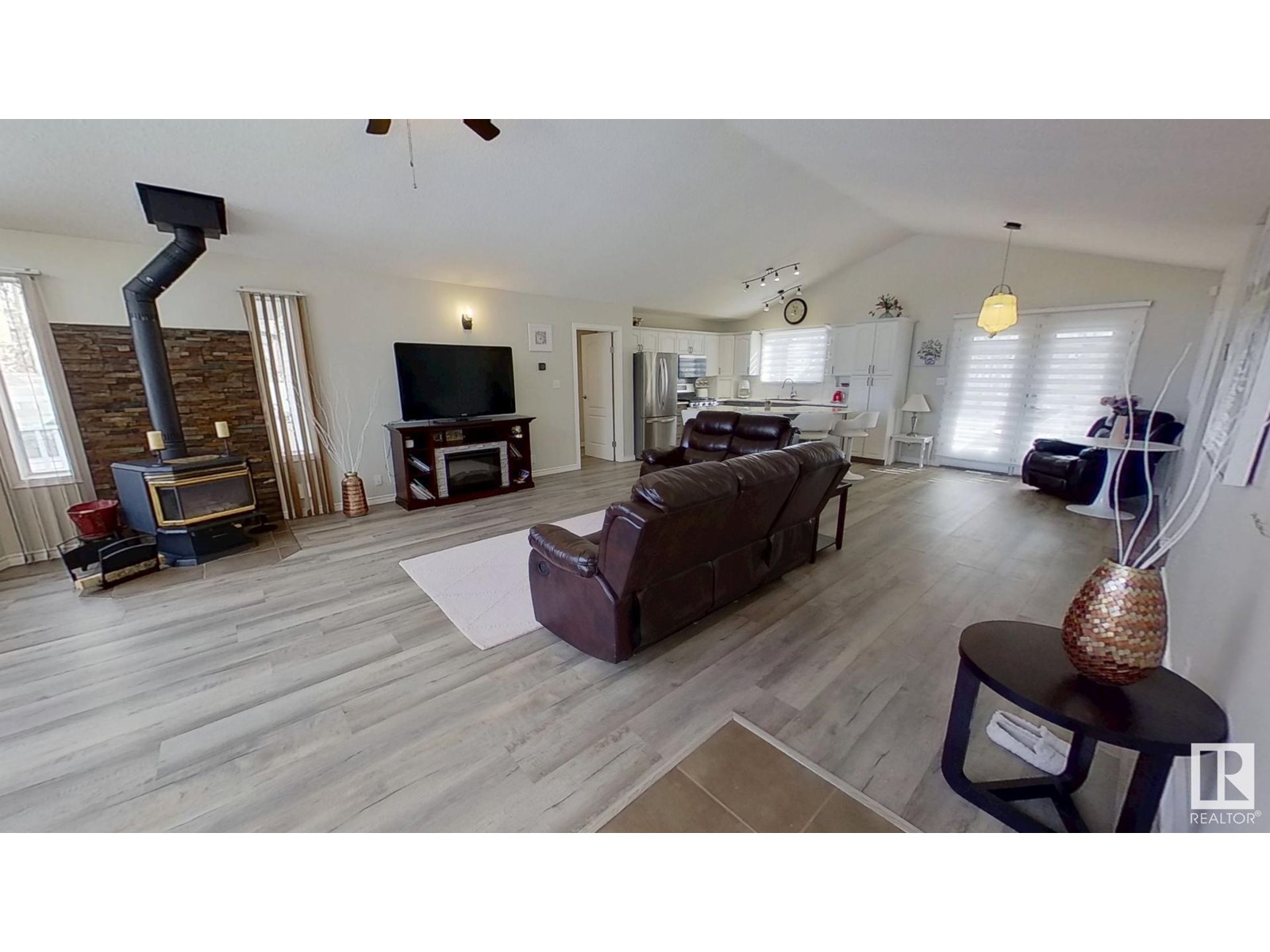 17 Viola Dr, Rural Wetaskiwin County, Alberta  T0C 2V0 - Photo 3 - E4423891