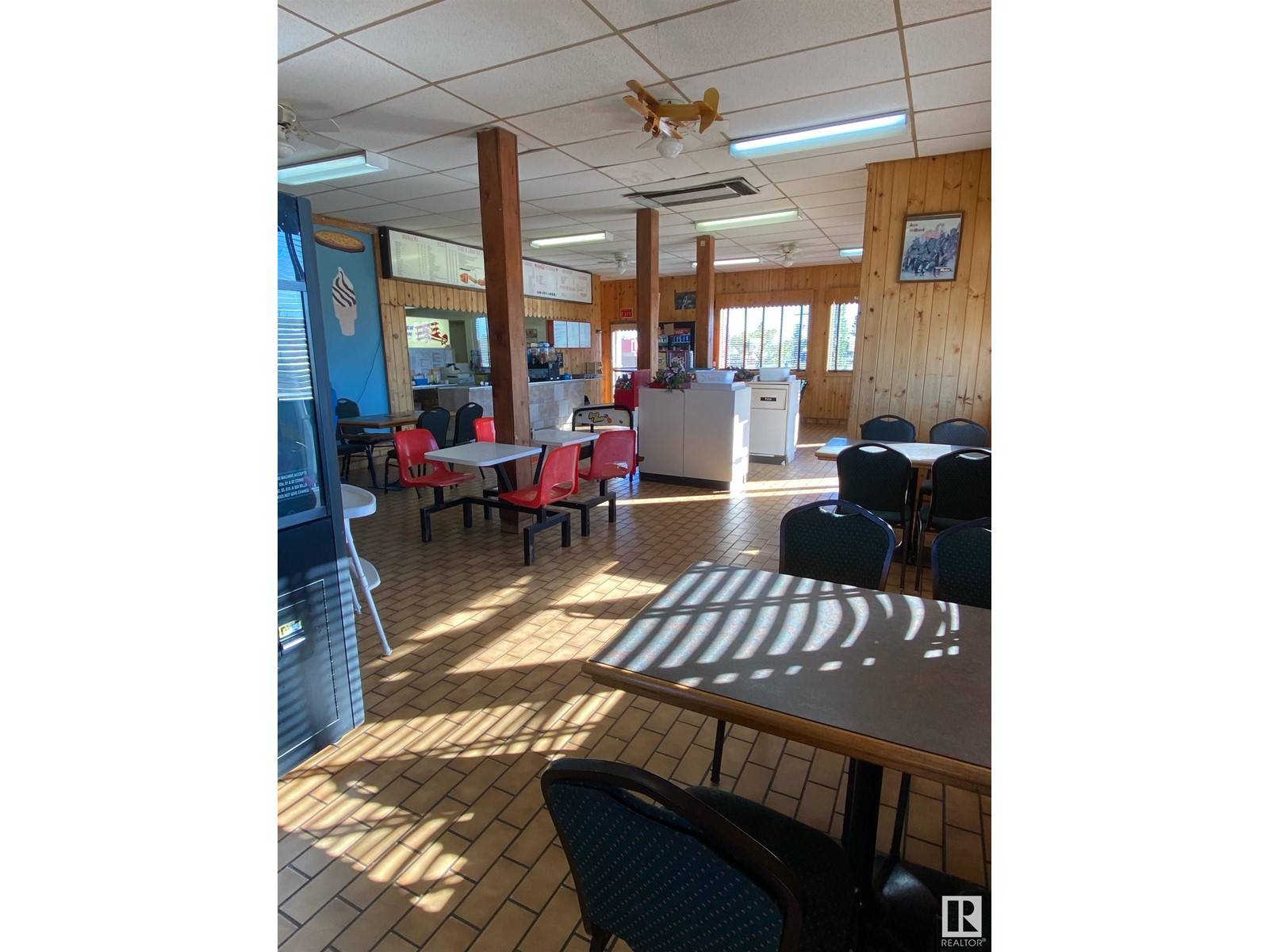 5004 45 Ave, Mayerthorpe, Alberta  T0E 1N0 - Photo 2 - E4424045