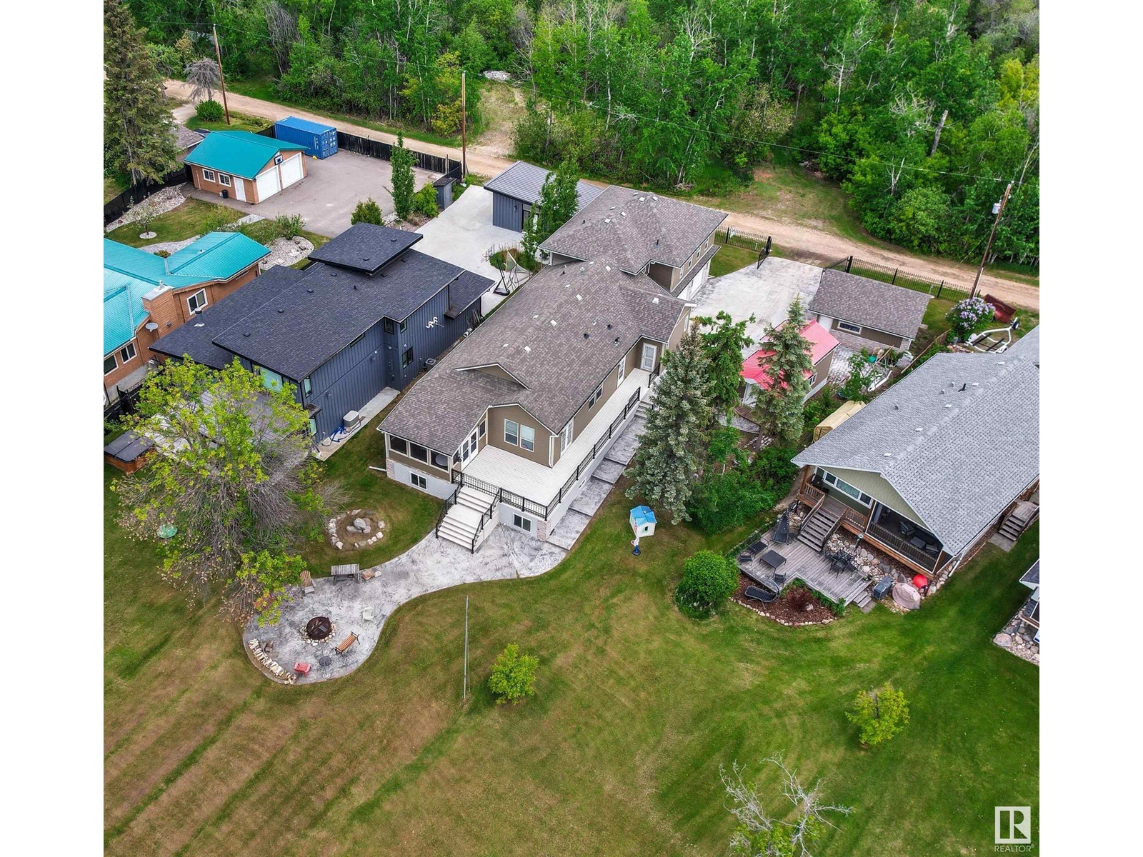 19 Rizzie Beach, Rural Parkland County, Alberta  T0E 2K0 - Photo 2 - E4425794