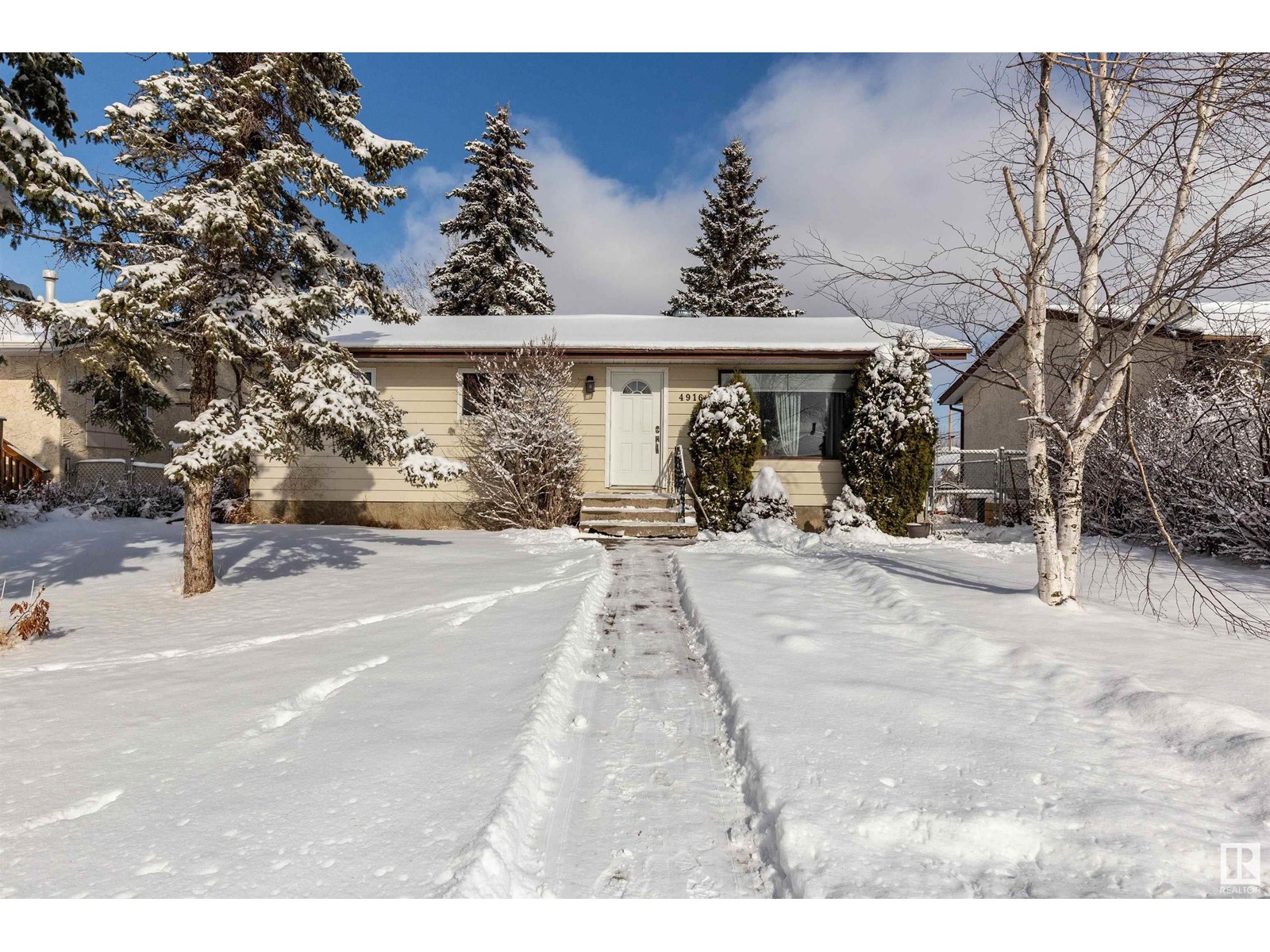 4916 50A AV, entwistle, Alberta