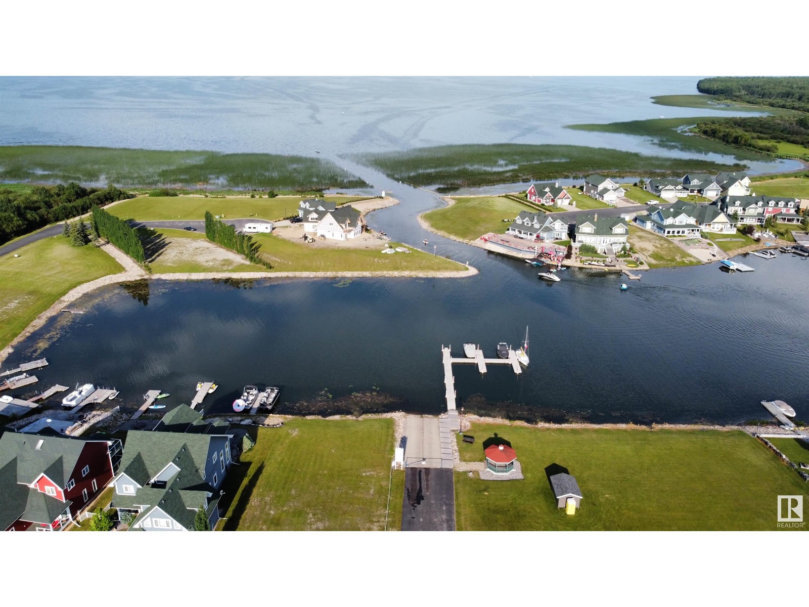 12 Sunset Harbour, Rural Wetaskiwin County, Alberta  T0C 2V0 - Photo 3 - E4427643