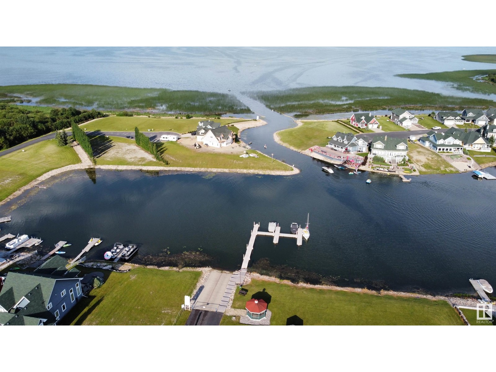 12 Sunset Harbour, Rural Wetaskiwin County, Alberta  T0C 2V0 - Photo 5 - E4427643