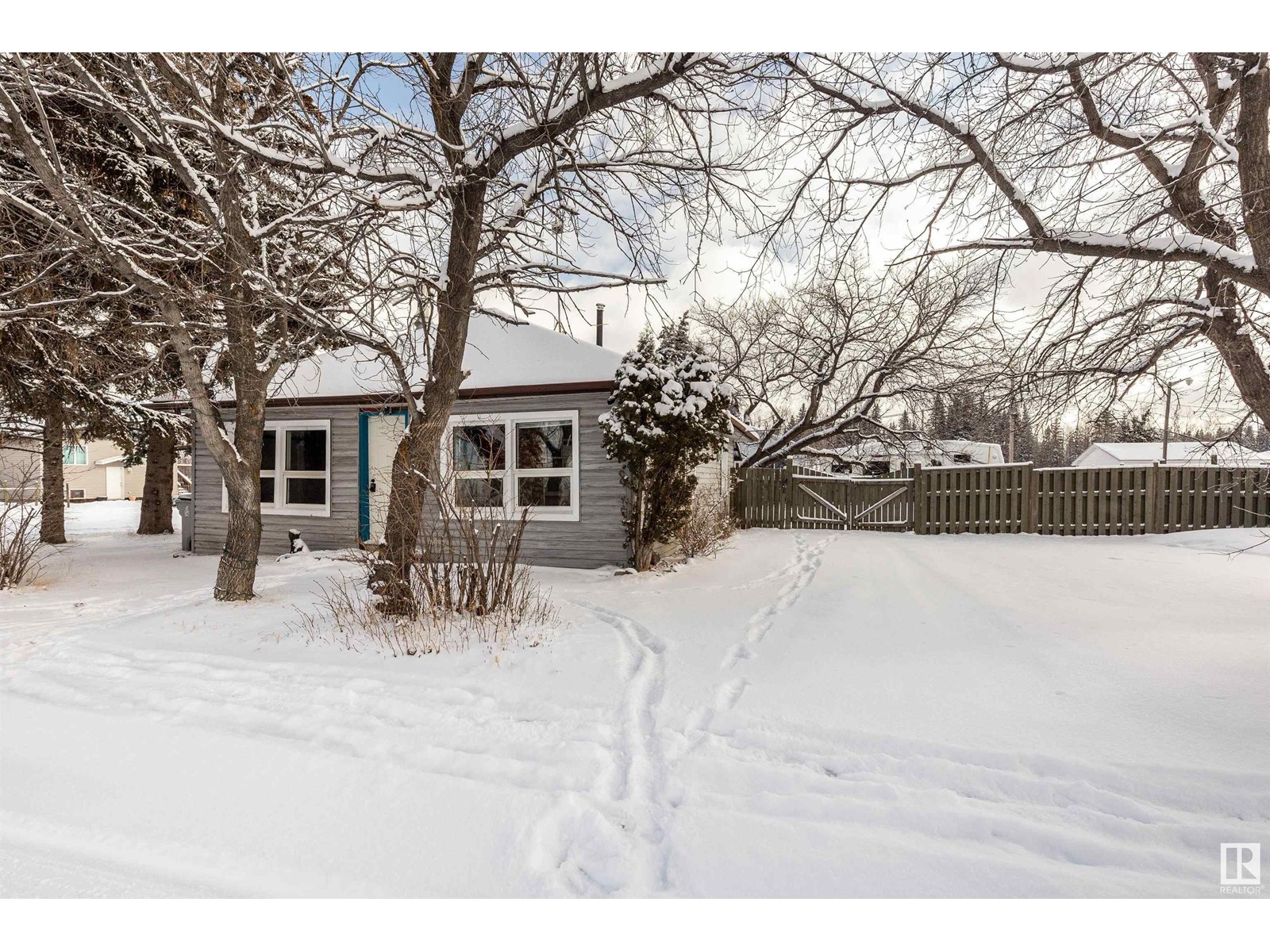 5015 49 Street St, Evansburg, Alberta  T0E 0T0 - Photo 2 - E4428158