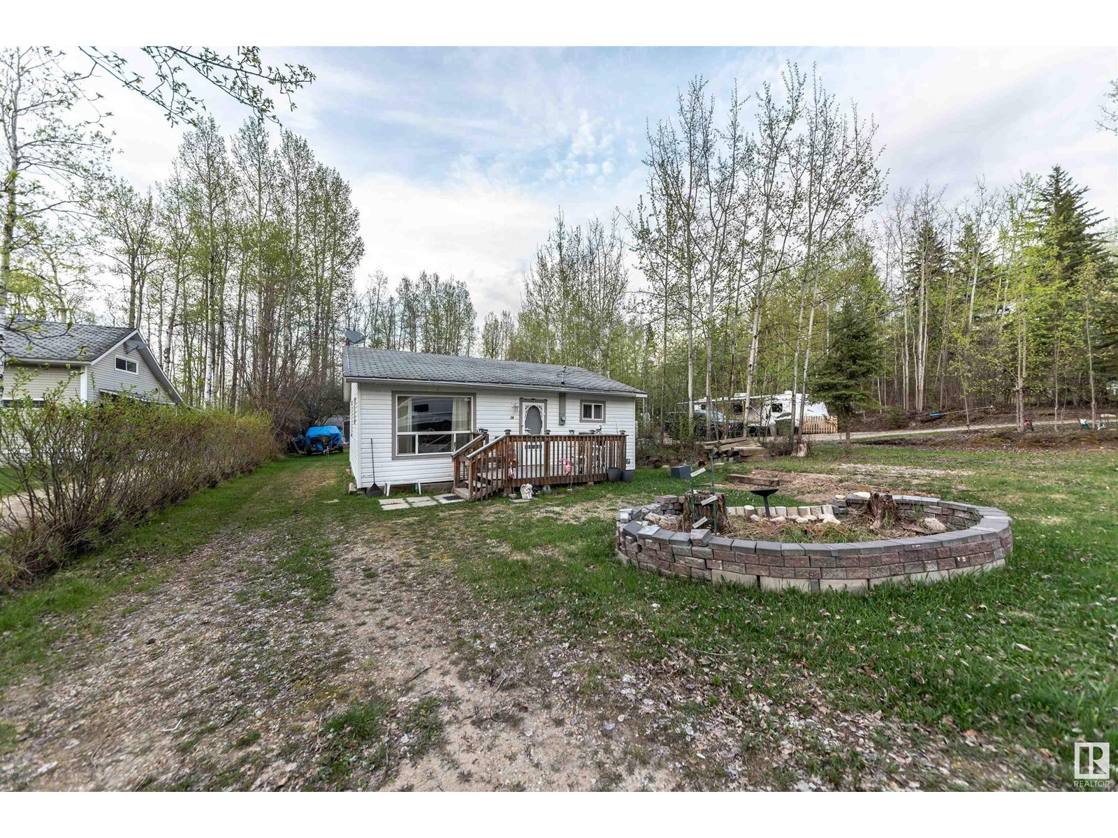 18 Birch Av, Rural Lac Ste. Anne County, Alberta  T0E 0H0 - Photo 24 - E4429161