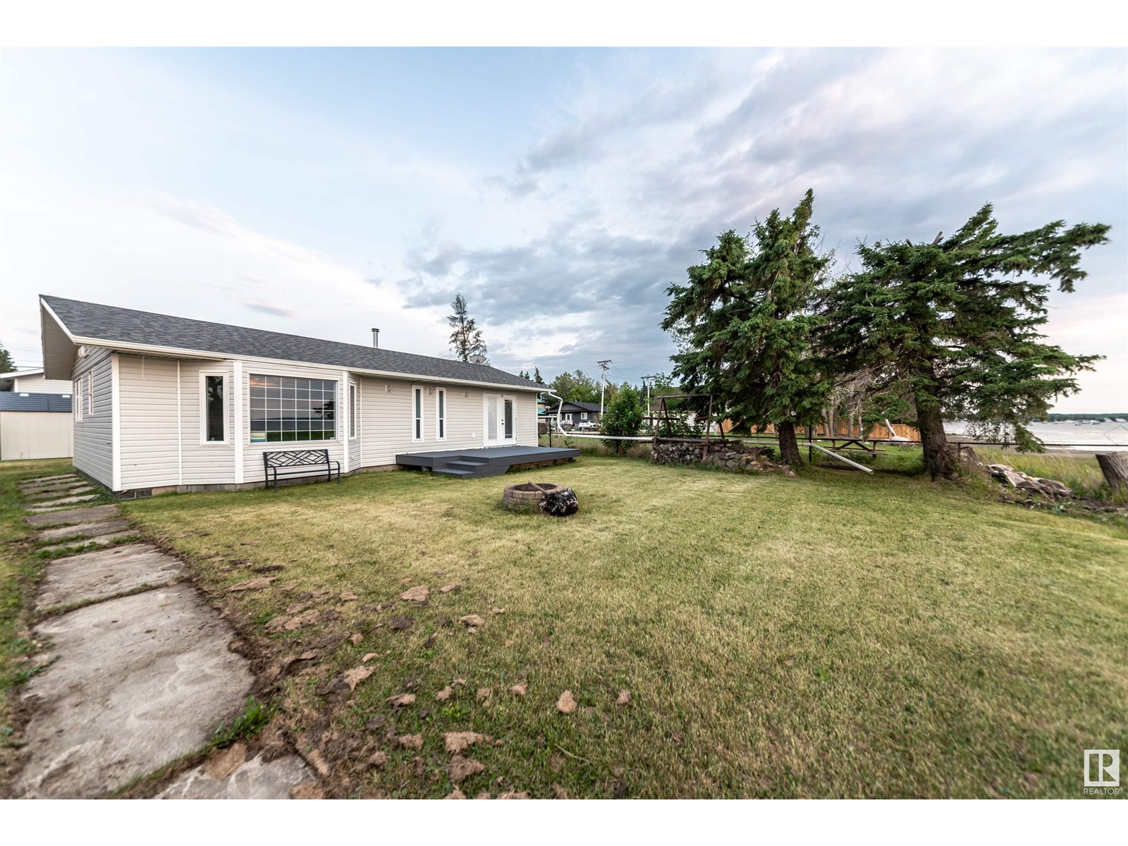 5036 50 Av, Rural Lac Ste. Anne County, Alberta  T0E 0A0 - Photo 5 - E4429208