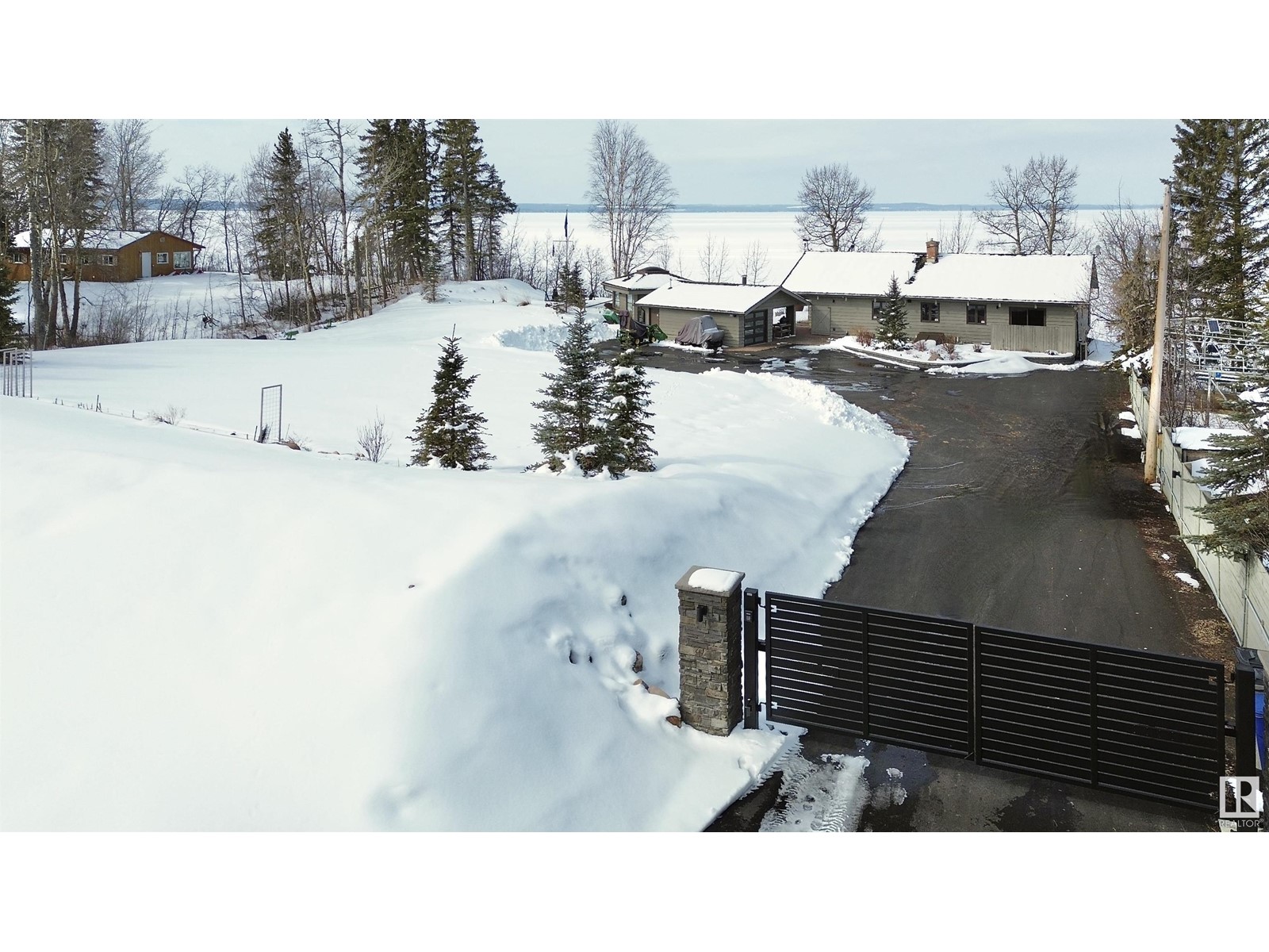139 Silver Beach Rd, Rural Wetaskiwin County, Alberta  T0C 2C0 - Photo 4 - E4429418