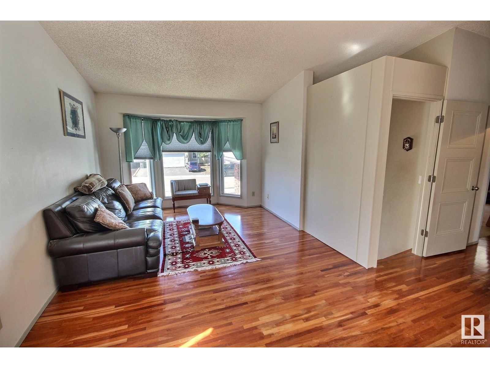 5611 56 St, Beaumont, Alberta  T0C 0H0 - Photo 5 - E4430148
