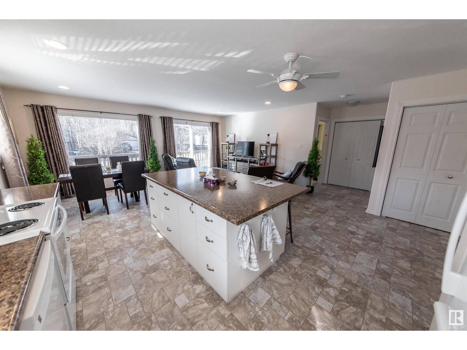 5068 5 St, Rural Lac Ste. Anne County, Alberta  T0E 1V0 - Photo 13 - E4431684