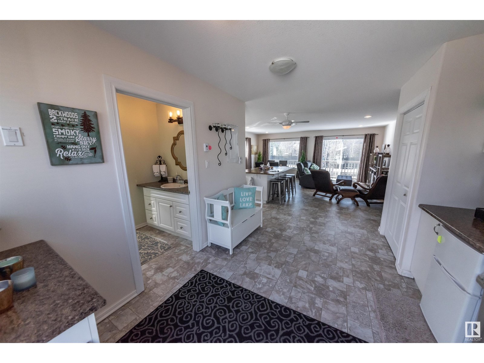 5068 5 St, Rural Lac Ste. Anne County, Alberta  T0E 1V0 - Photo 4 - E4431684