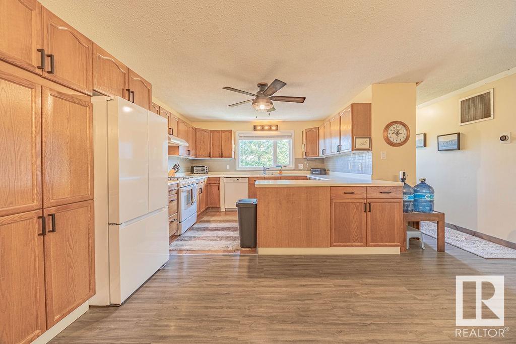 5803 49 Av, Rural Lac Ste. Anne County, Alberta  T0E 0A0 - Photo 6 - E4432016