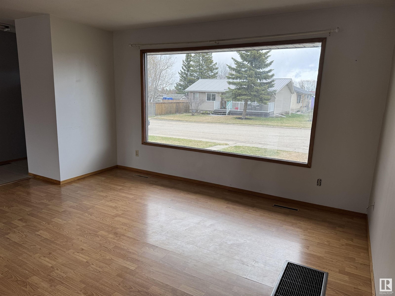 5420 49a St, Drayton Valley, Alberta  T7A 1C3 - Photo 11 - E4432666
