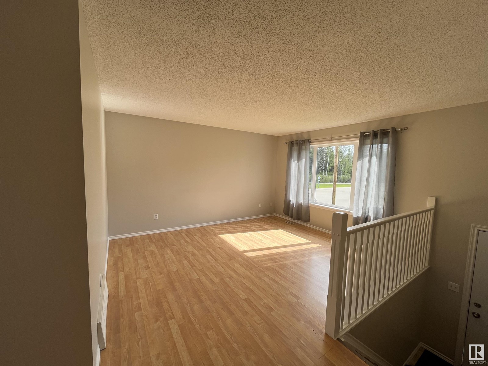 130 1 St, Blue Ridge, Alberta  T0E 0B0 - Photo 2 - E4433102