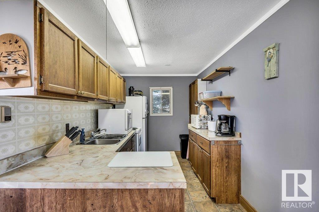 24 Lakeshore Drive, S.v. Grandview, Rural Wetaskiwin County, Alberta  T0C 2V0 - Photo 12 - E4433584