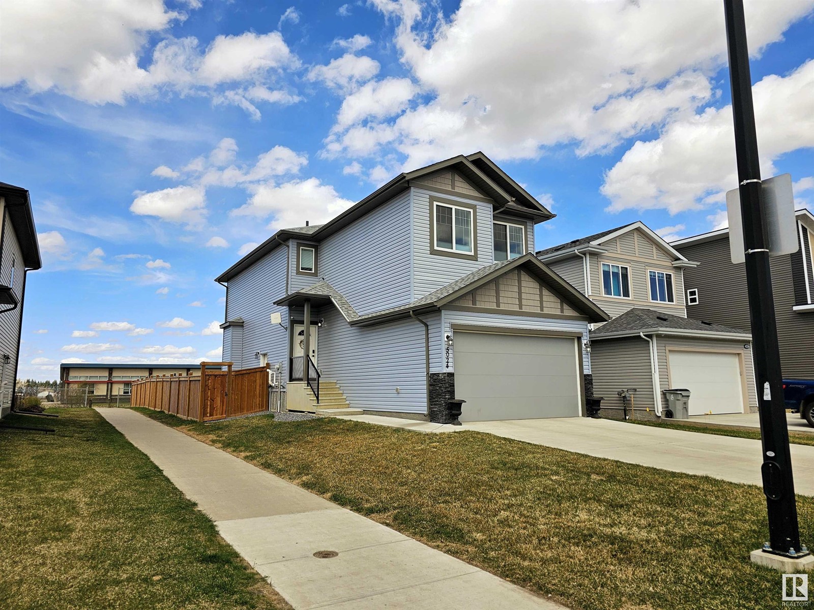 5024 53 Ave, calmar, Alberta