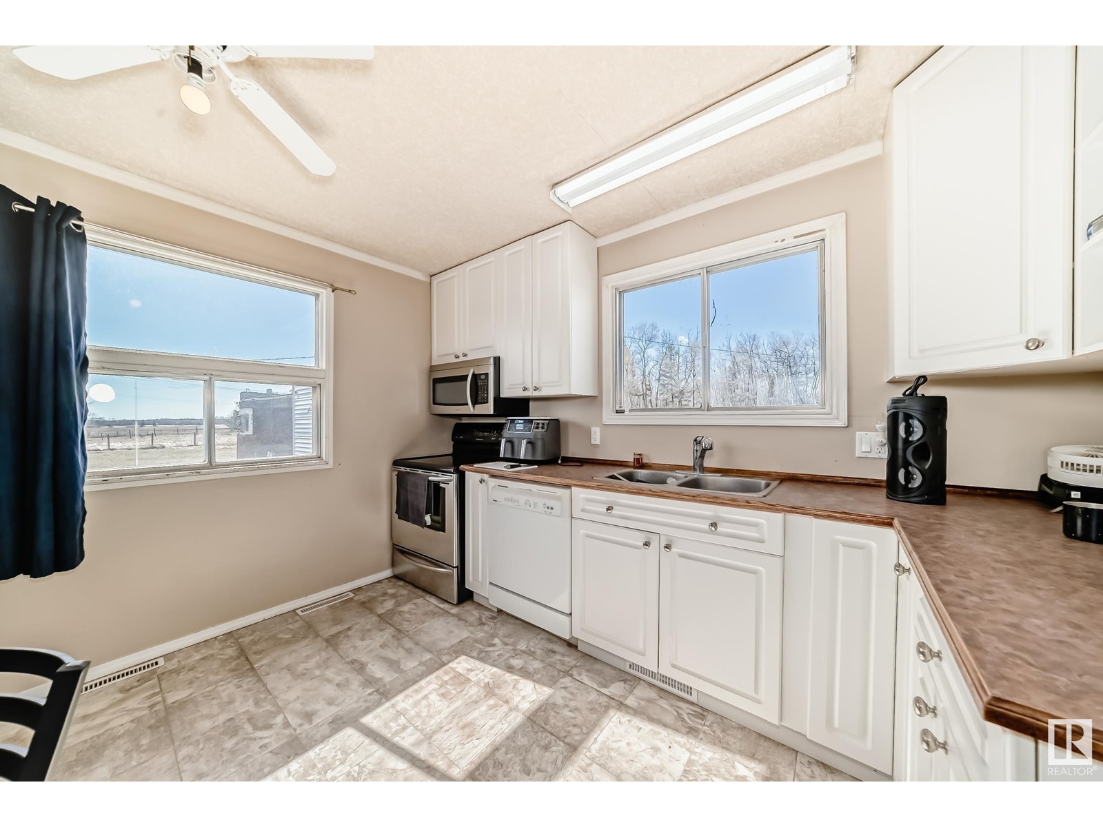 56123 Hwy 777, Rural Lac Ste. Anne County, Alberta  T0E 1V0 - Photo 5 - E4434162