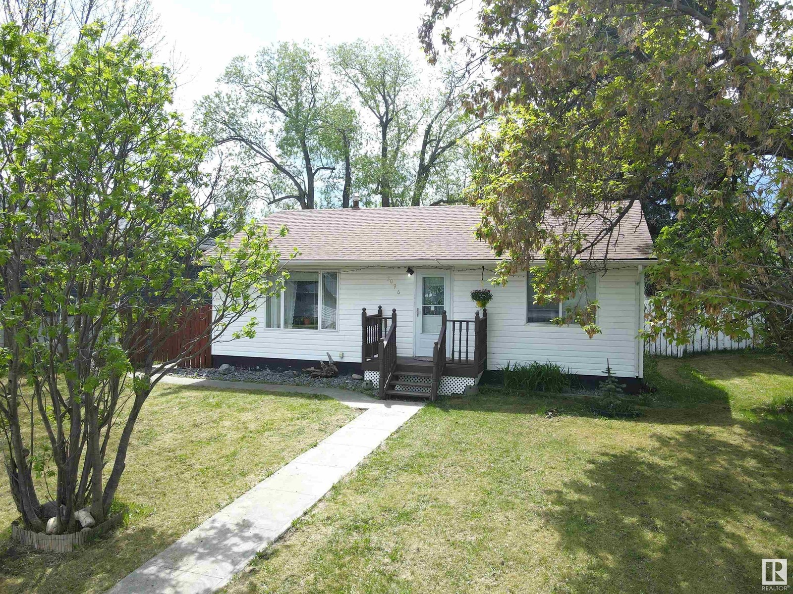 5096 45 St, Drayton Valley, Alberta  T7A 1C2 - Photo 1 - E4436646