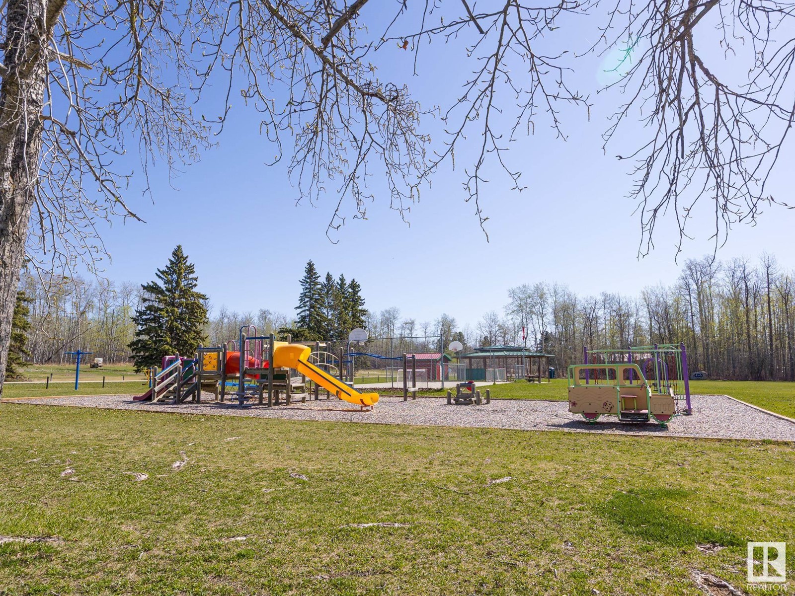 303 3rd Street, Rural Lac Ste. Anne County, Alberta  T0E 0A0 - Photo 10 - E4437077