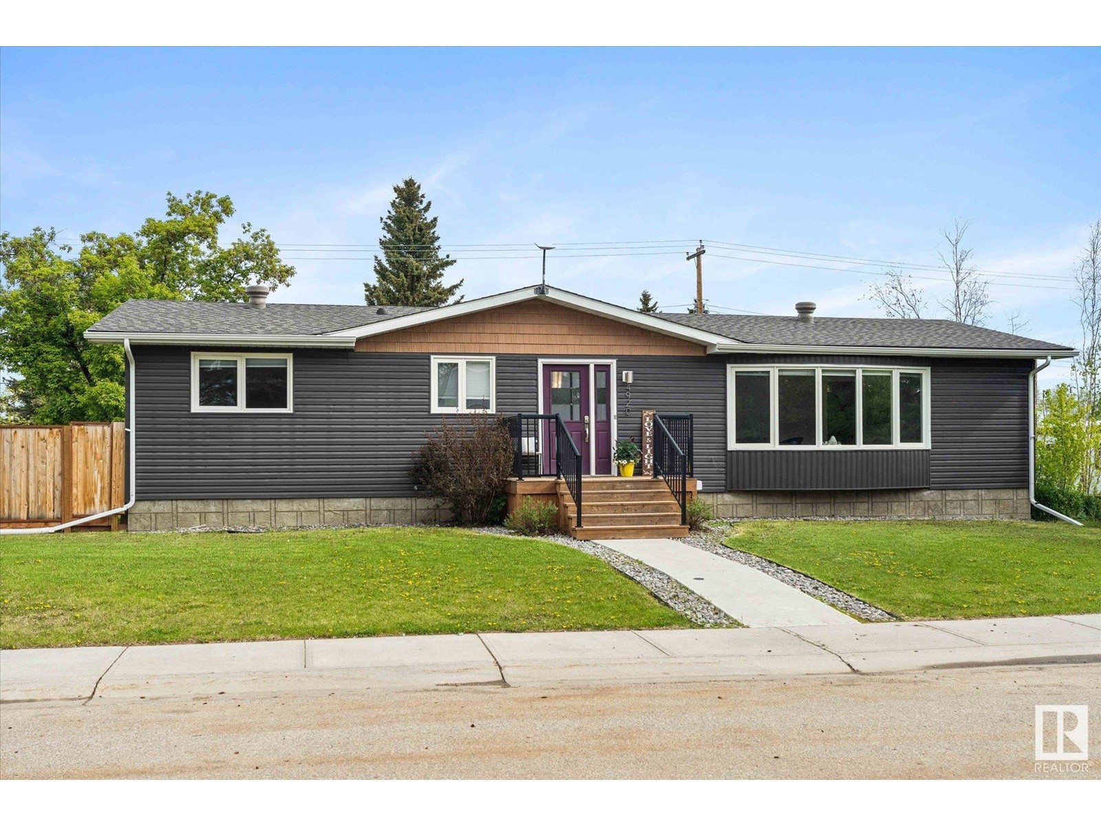 4920 47 Av, Evansburg, Alberta  T0E 0T0 - Photo 1 - E4437979