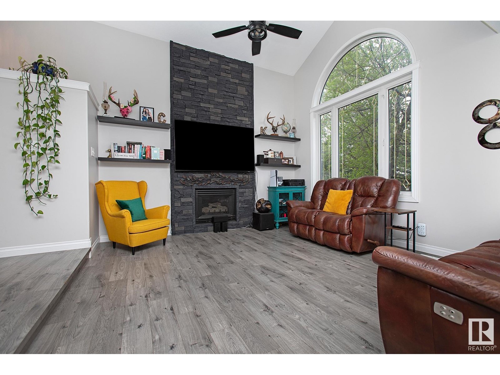67 Westview Cr, Calmar, Alberta  T0C 0V0 - Photo 1 - E4438005