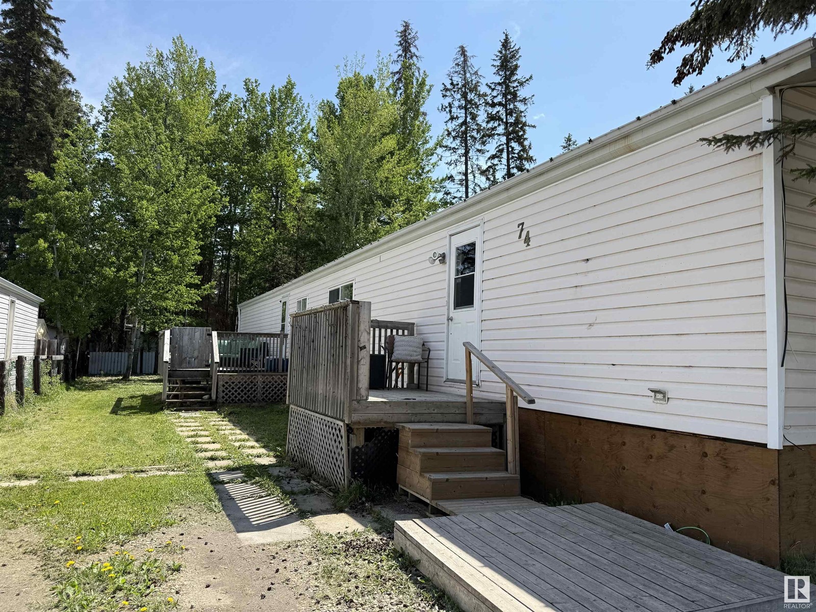 74 Greenwood Mhp, Drayton Valley, Alberta  T7A 1L4 - Photo 2 - E4438633