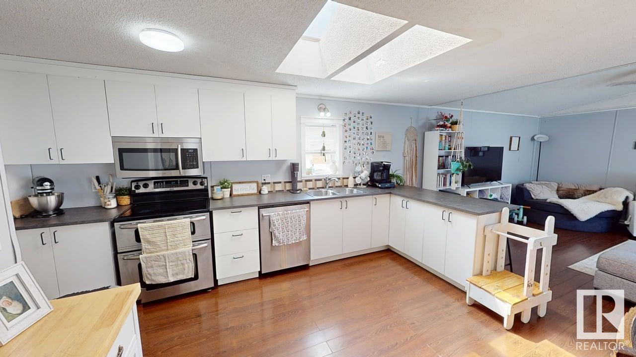 74 Greenwood Mhp, Drayton Valley, Alberta  T7A 1L4 - Photo 4 - E4438633