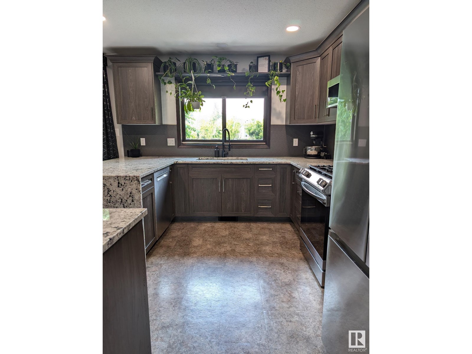5518 42 St, Drayton Valley, Alberta  T7A 1A7 - Photo 3 - E4441581