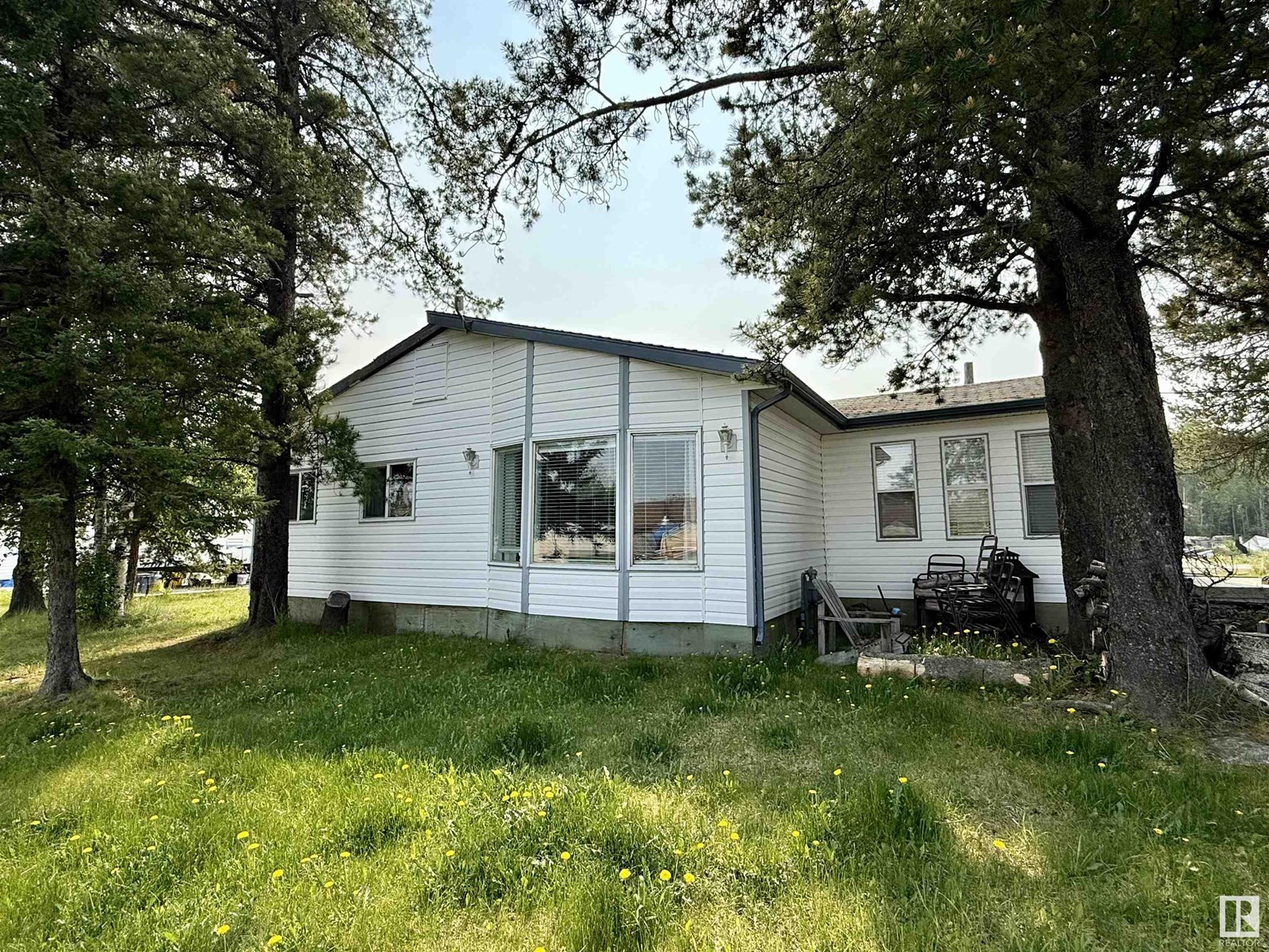 4906 54 Av, Cynthia, Alberta  T0E 0K0 - Photo 3 - E4442654