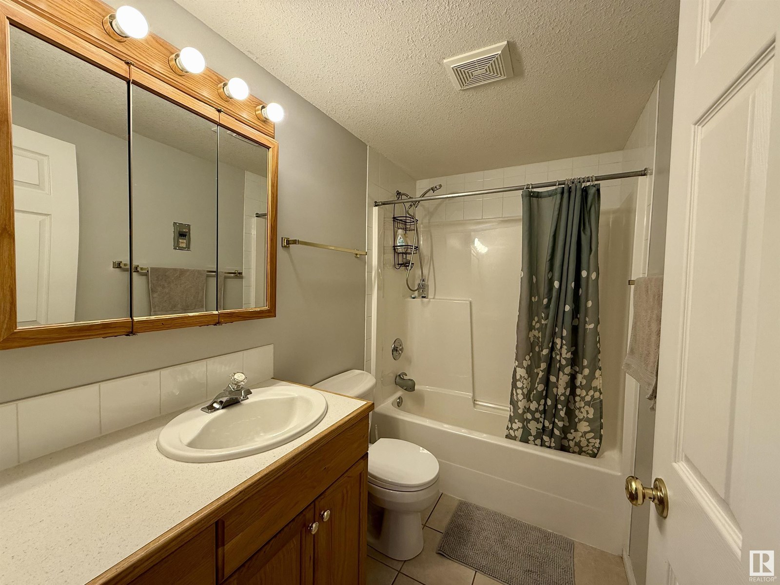 4906 54 Av, Cynthia, Alberta  T0E 0K0 - Photo 36 - E4442654