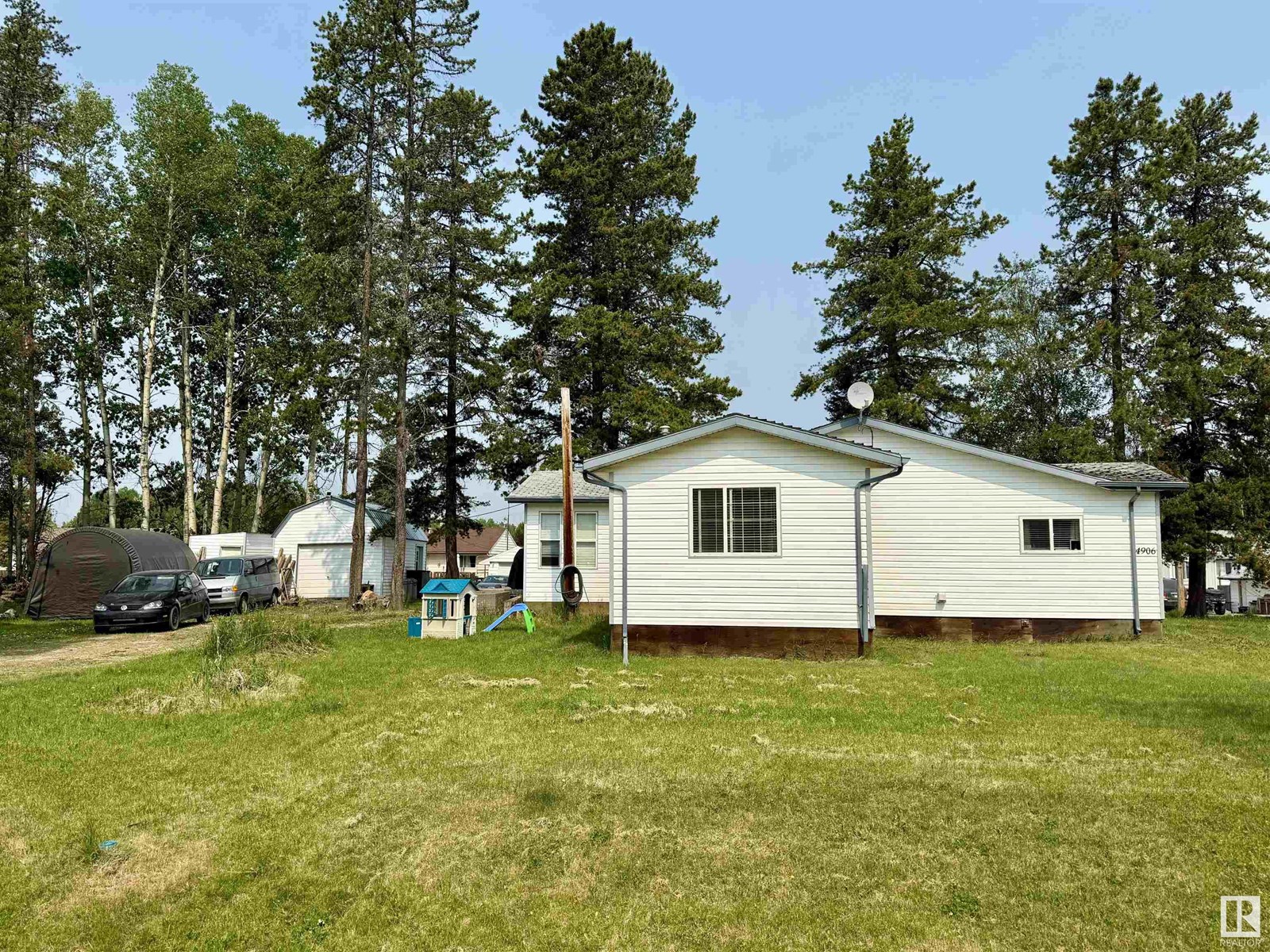 4906 54 Av, Cynthia, Alberta  T0E 0K0 - Photo 4 - E4442654