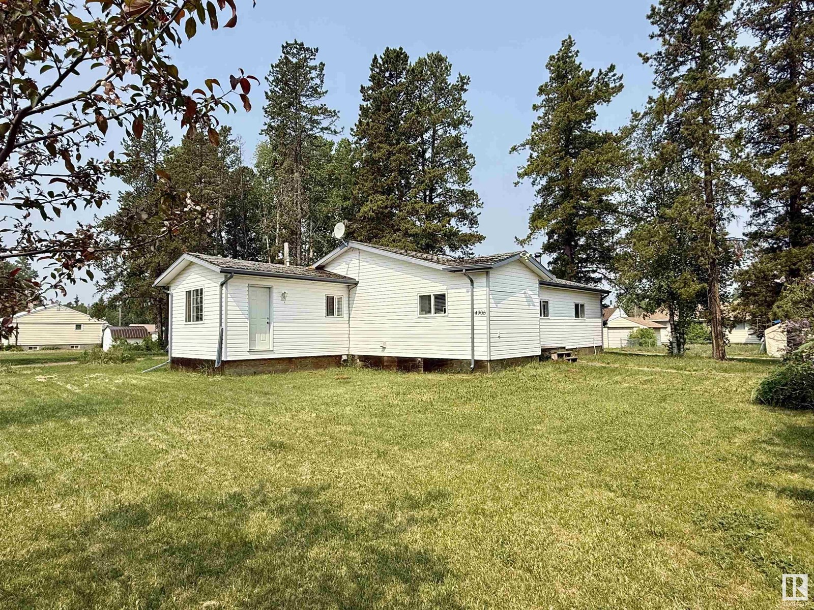 4906 54 Av, Cynthia, Alberta  T0E 0K0 - Photo 6 - E4442654