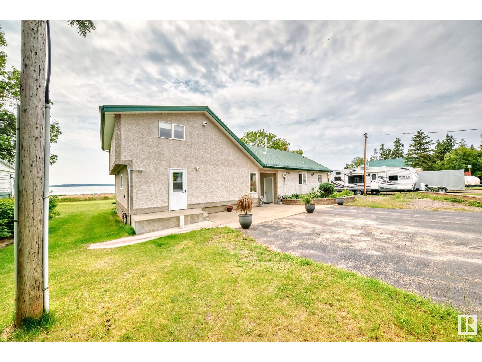 43 Lakeshore Dr, Rural Lac Ste. Anne County, Alberta  T0E 1V0 - Photo 6 - E4444120