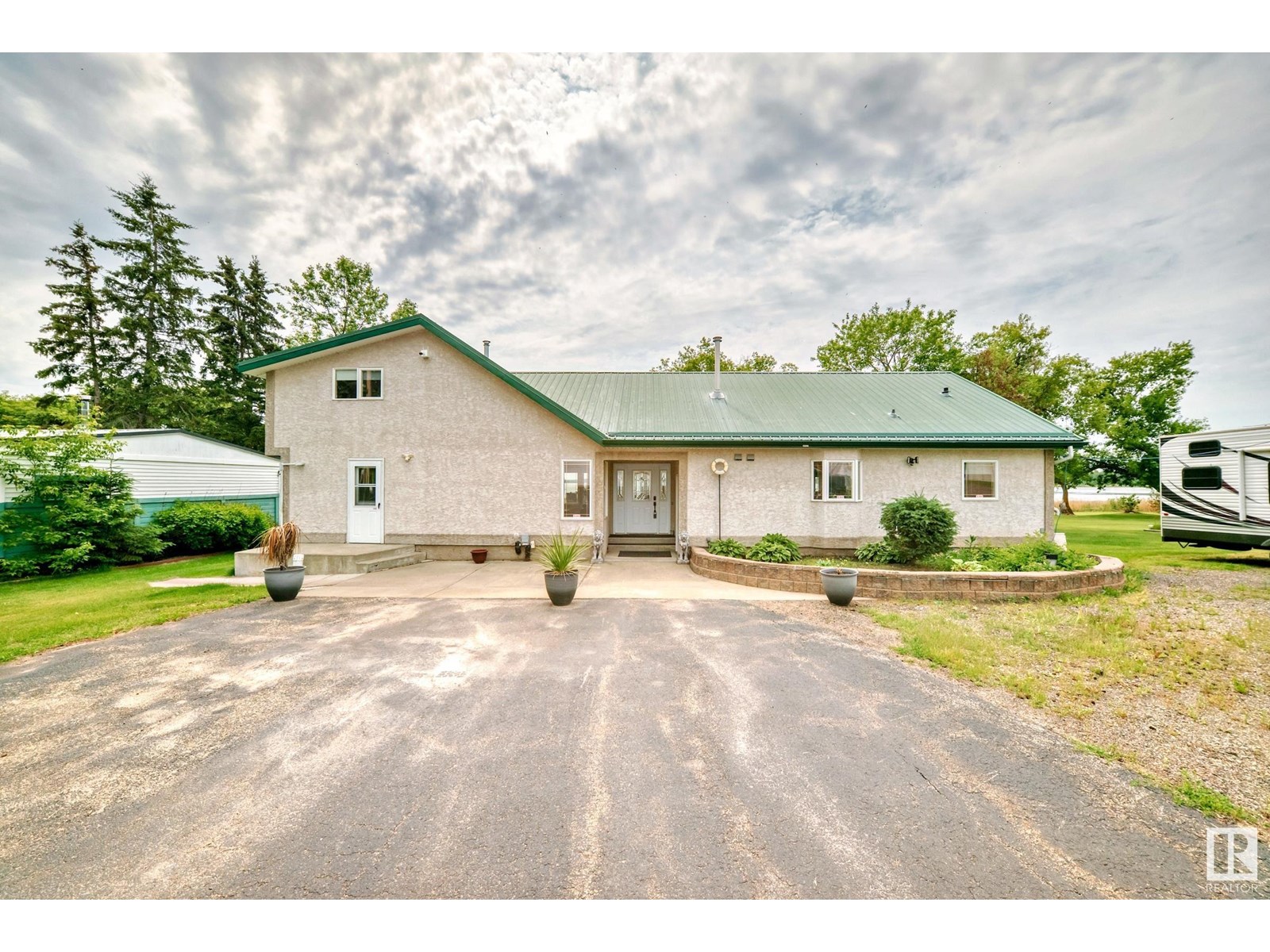 43 Lakeshore Dr, Rural Lac Ste. Anne County, Alberta  T0E 1V0 - Photo 7 - E4444120