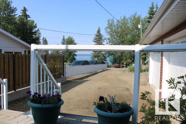 28 Silver Beach, Rural Wetaskiwin County, Alberta  T0C 2C0 - Photo 9 - E4444517