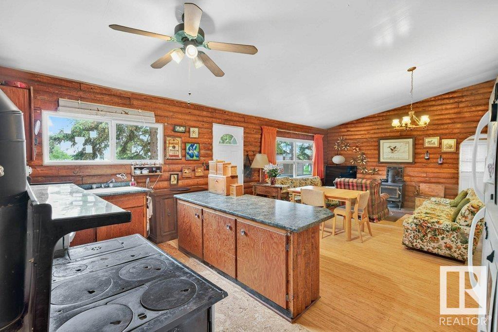 287 Lakeshore Dr, Rural Lac Ste. Anne County, Alberta  T0E 1V0 - Photo 9 - E4444758