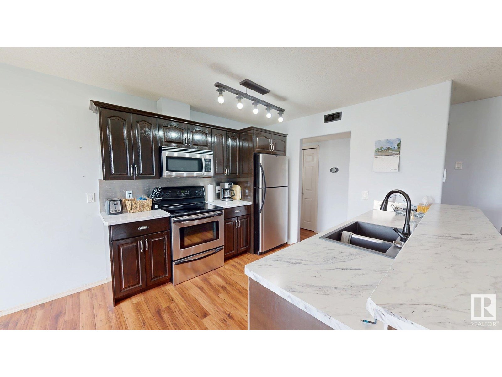 #304 4102 50 Av, Drayton Valley, Alberta  T7A 0A3 - Photo 4 - E4448070