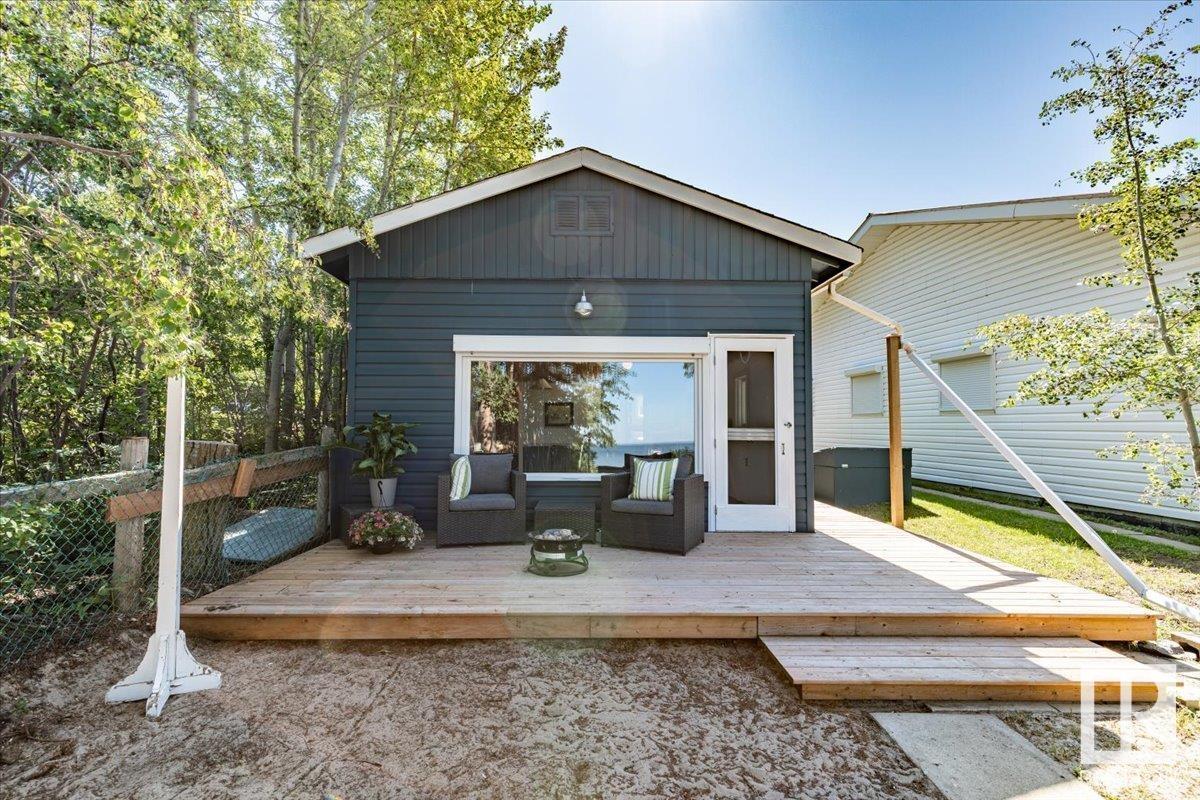 101 1st Ave Mameo Beach, Rural Wetaskiwin County, Alberta  T0C 1X0 - Photo 1 - E4450750
