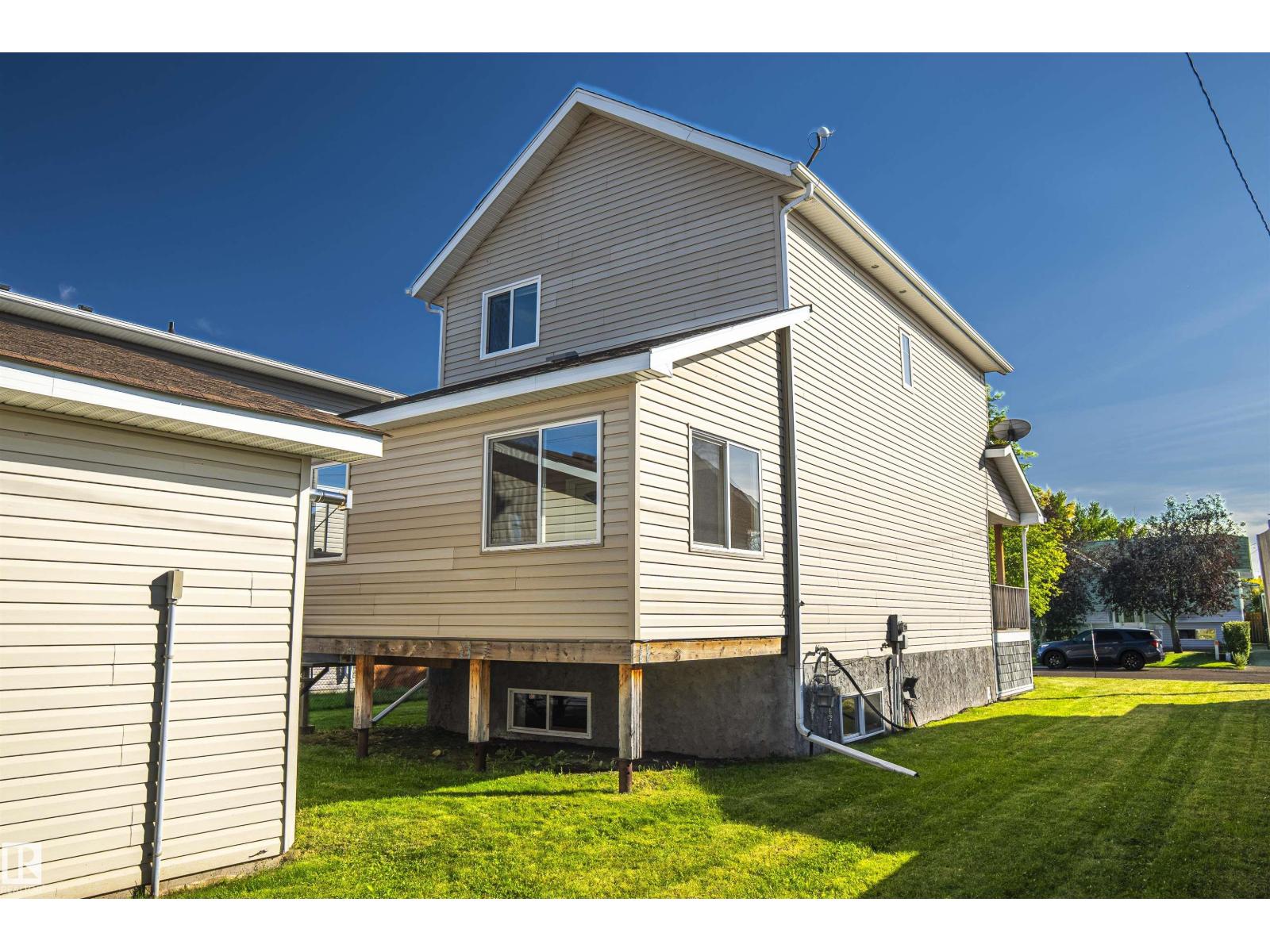 5002 52 Av, Calmar, Alberta  T0C 0V0 - Photo 4 - E4450967