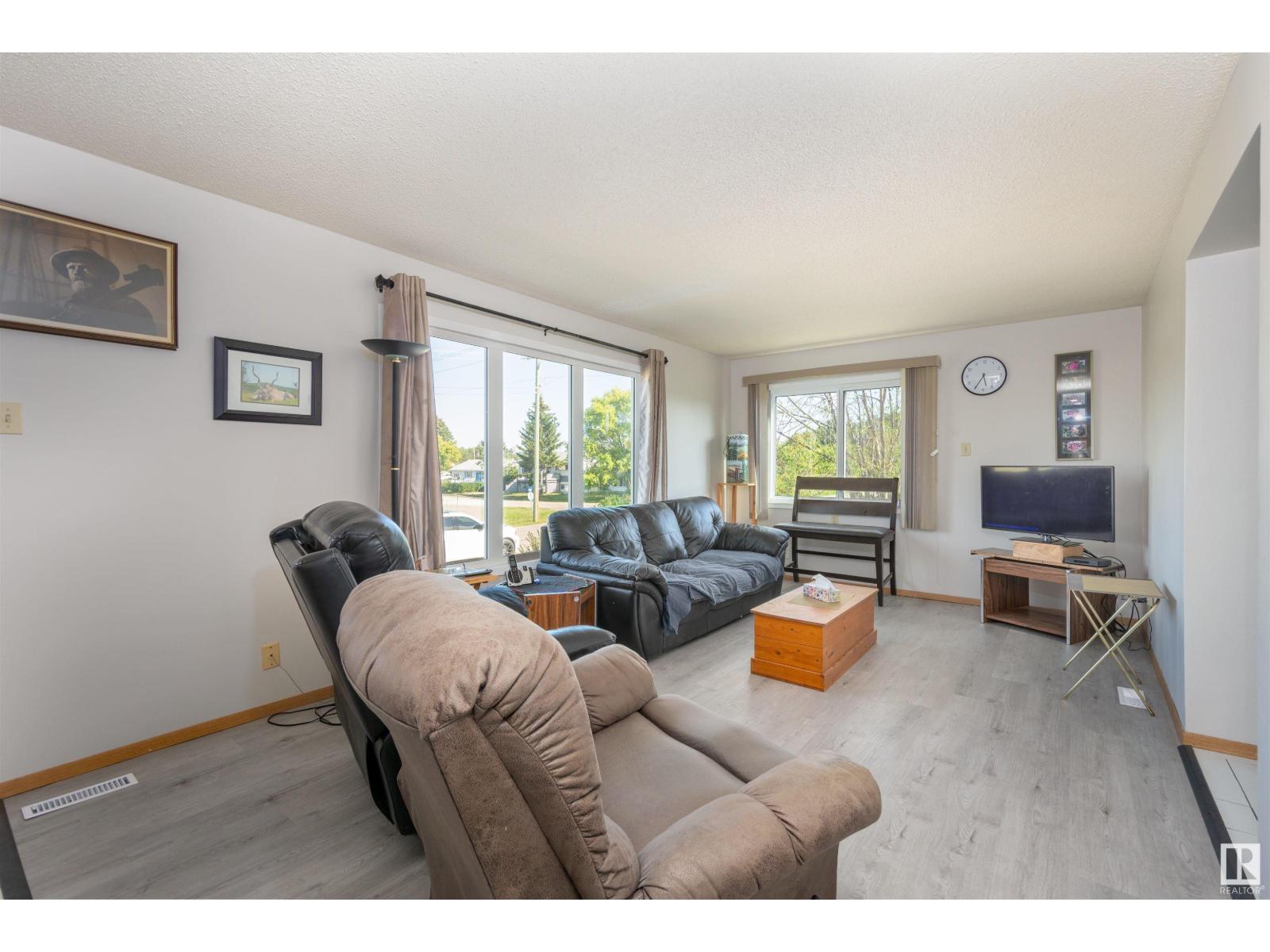 4708 52 St, Onoway, Alberta  T0E 1V0 - Photo 3 - E4451194